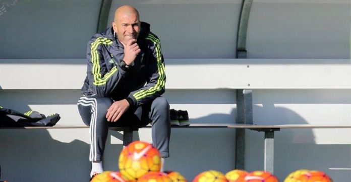 Zidane, último invitado a la fiesta del fútbol