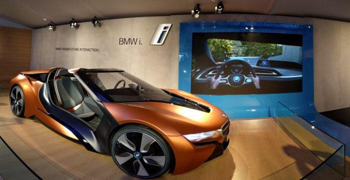 BMW ha llevado al CES una versión descapotable de su súper deportivo eléctrico, el modelo i8.