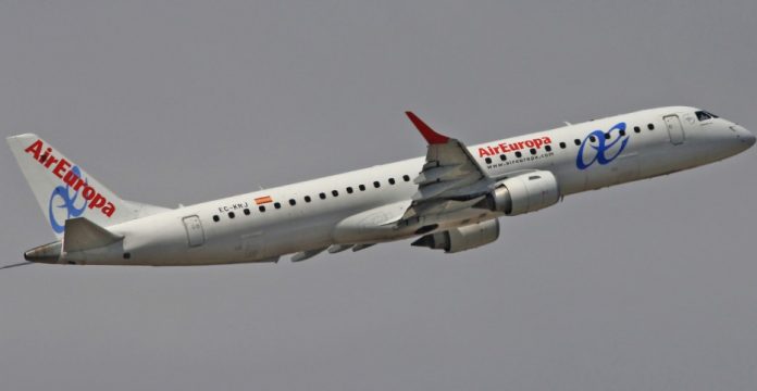 Uno de los aviones Embraer de Air Europa que pasarán a Air Europa Express.