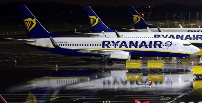 Ryanair prevé elevar sus pasajeros un 10% en España en 2016. 