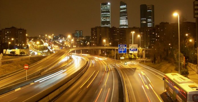 La reforma y mantenimiento de la M-30 es responsabilidad de una sociedad mixta cuyos gastos asume íntegramente el Ayuntamiento de Madrid. 