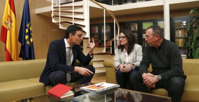 Sánchez, en su reunión de ayer con Oltra y Baldoví (Compromís).