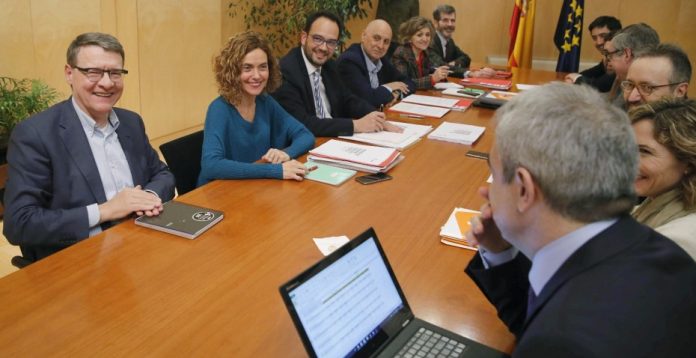 Los negociadores vuelven a reunirse hoy en el Congreso.