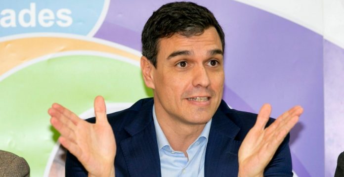 Sánchez empieza a tomar el camino izquierdo.