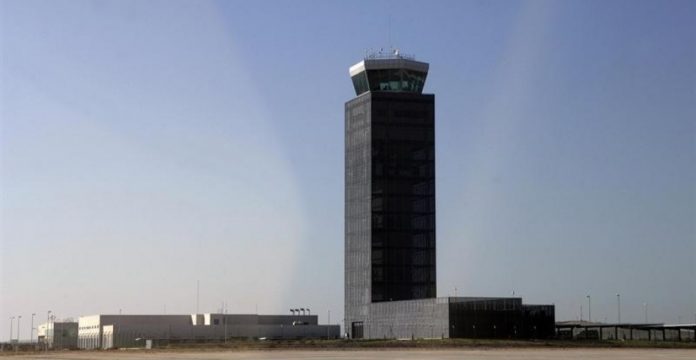 El aeropuerto de Ciudad Real es uno de los aeródromos privados que permanecen vacíos.