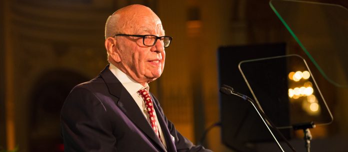 El magnate de los medios Rupert Murdoch vuelve a mirar hacia España.