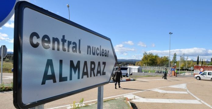 La central nuclear de Almaraz, en Cáceres, es la más vieja de las que hoy funcionan en España. - Foto Ministerio del Interior.